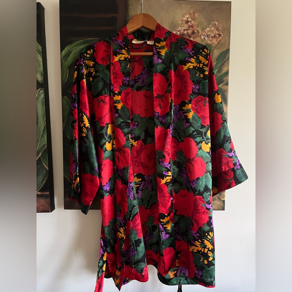 Vintage Victoria’s Secret Gold Label Kimono sleeve Robe floral tie belt medium
